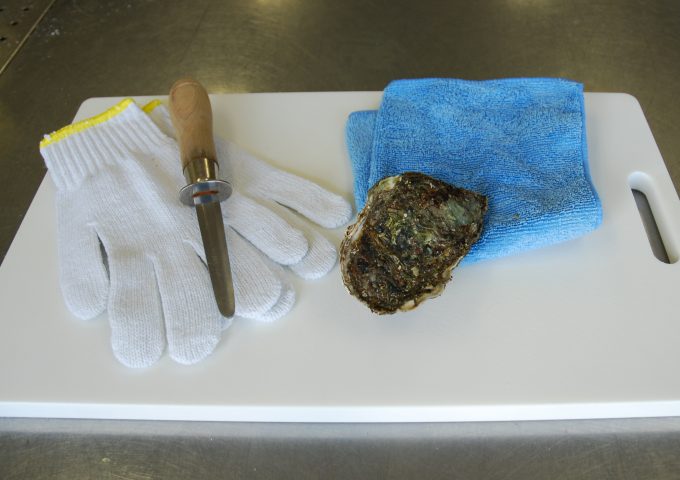 岩牡蠣の開け方 準備するもの